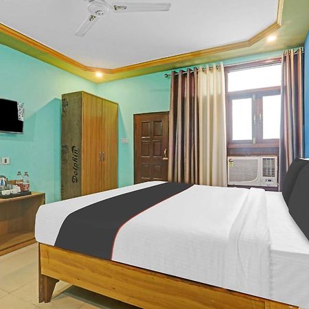 Hotel Collection O Premier Near Hazratganj Lucknow Esterno foto