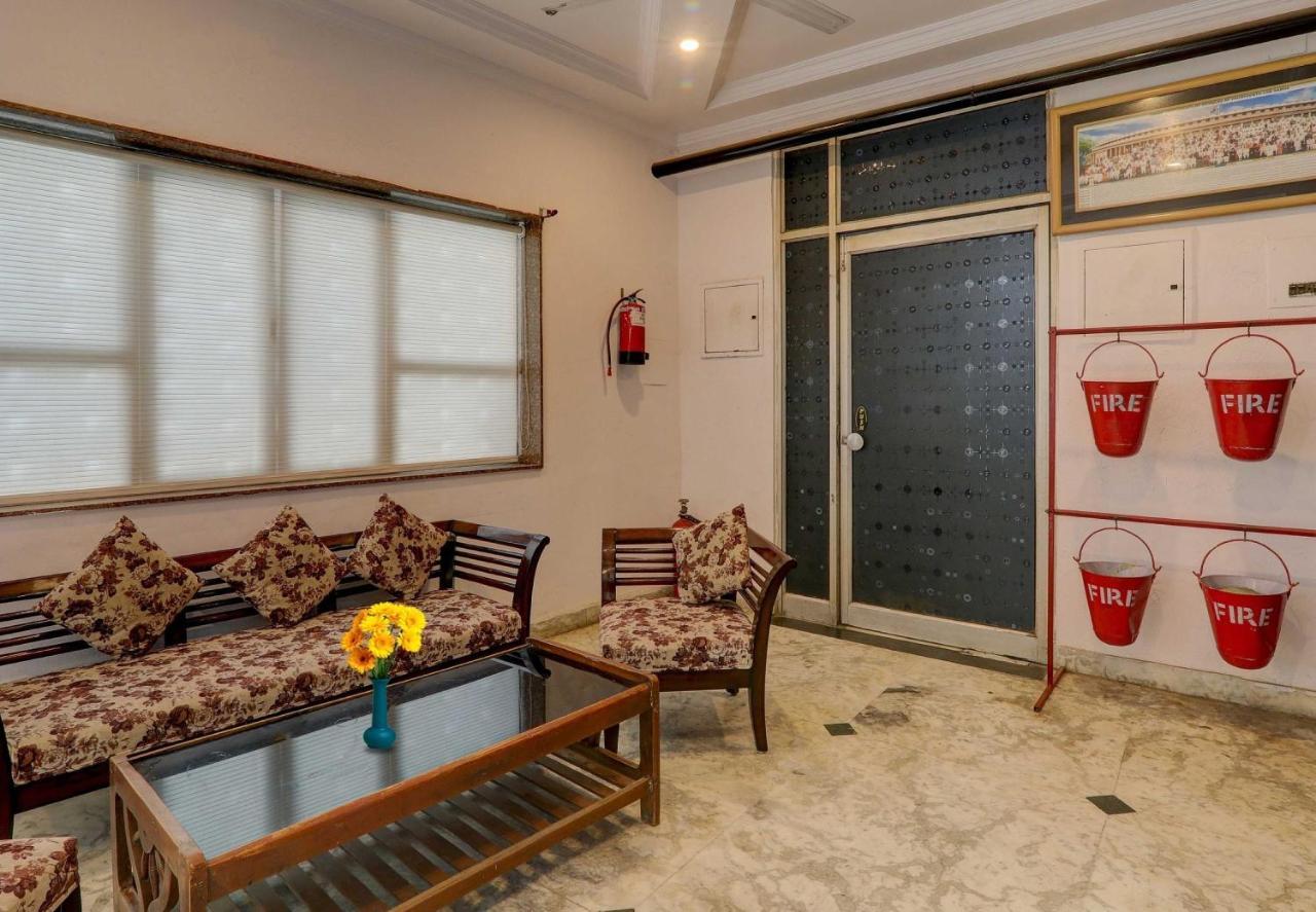 Hotel Collection O Premier Near Hazratganj Lucknow Esterno foto