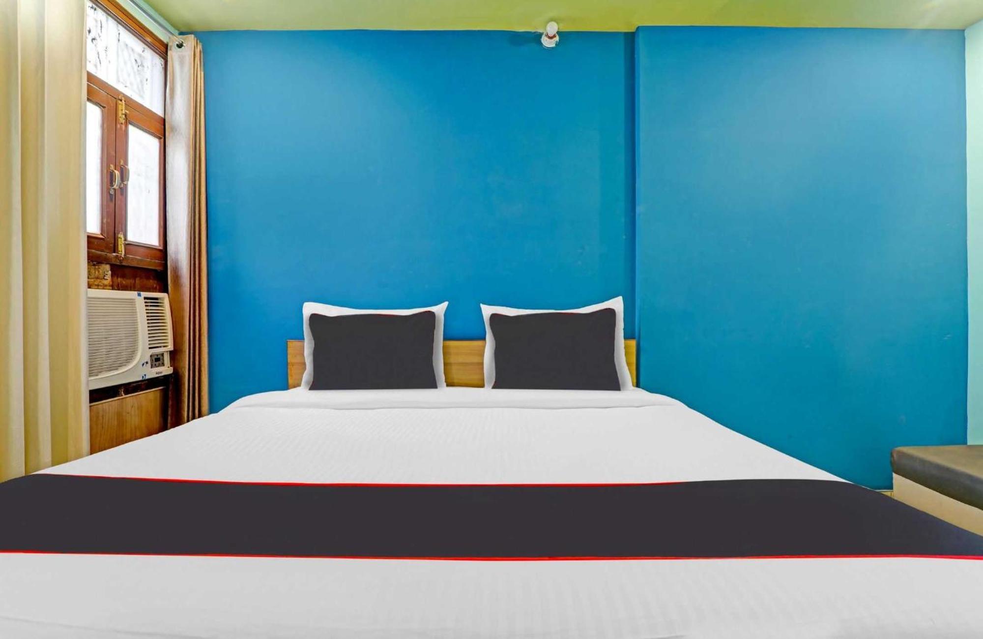Hotel Collection O Premier Near Hazratganj Lucknow Esterno foto
