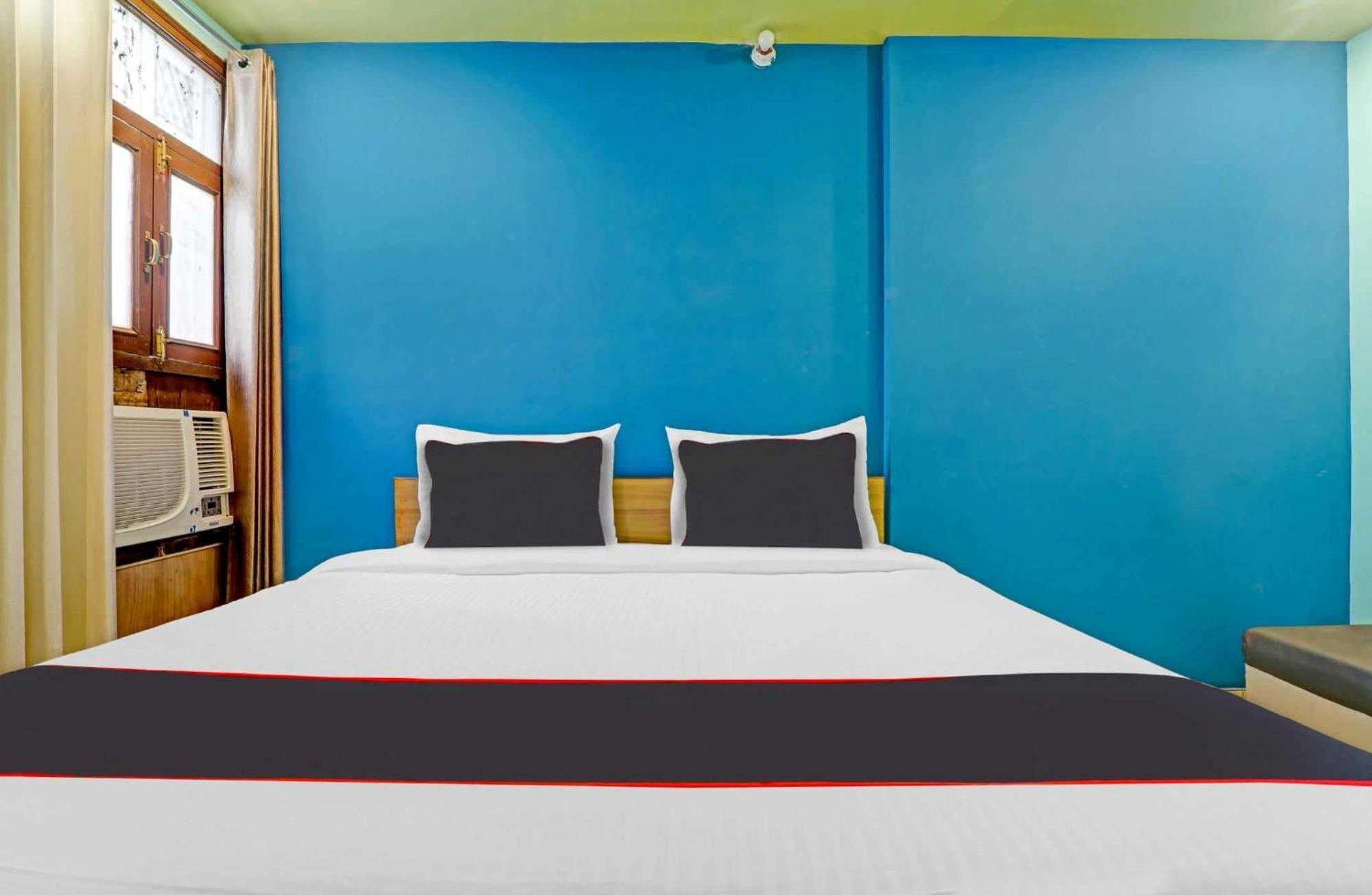 Hotel Collection O Premier Near Hazratganj Lucknow Esterno foto