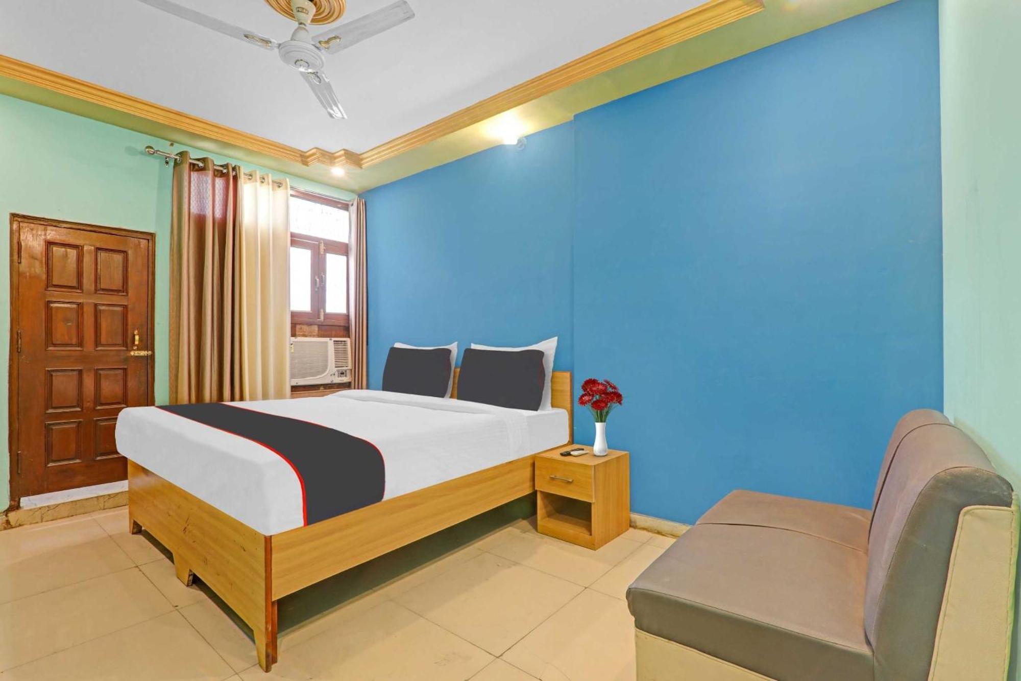 Hotel Collection O Premier Near Hazratganj Lucknow Esterno foto