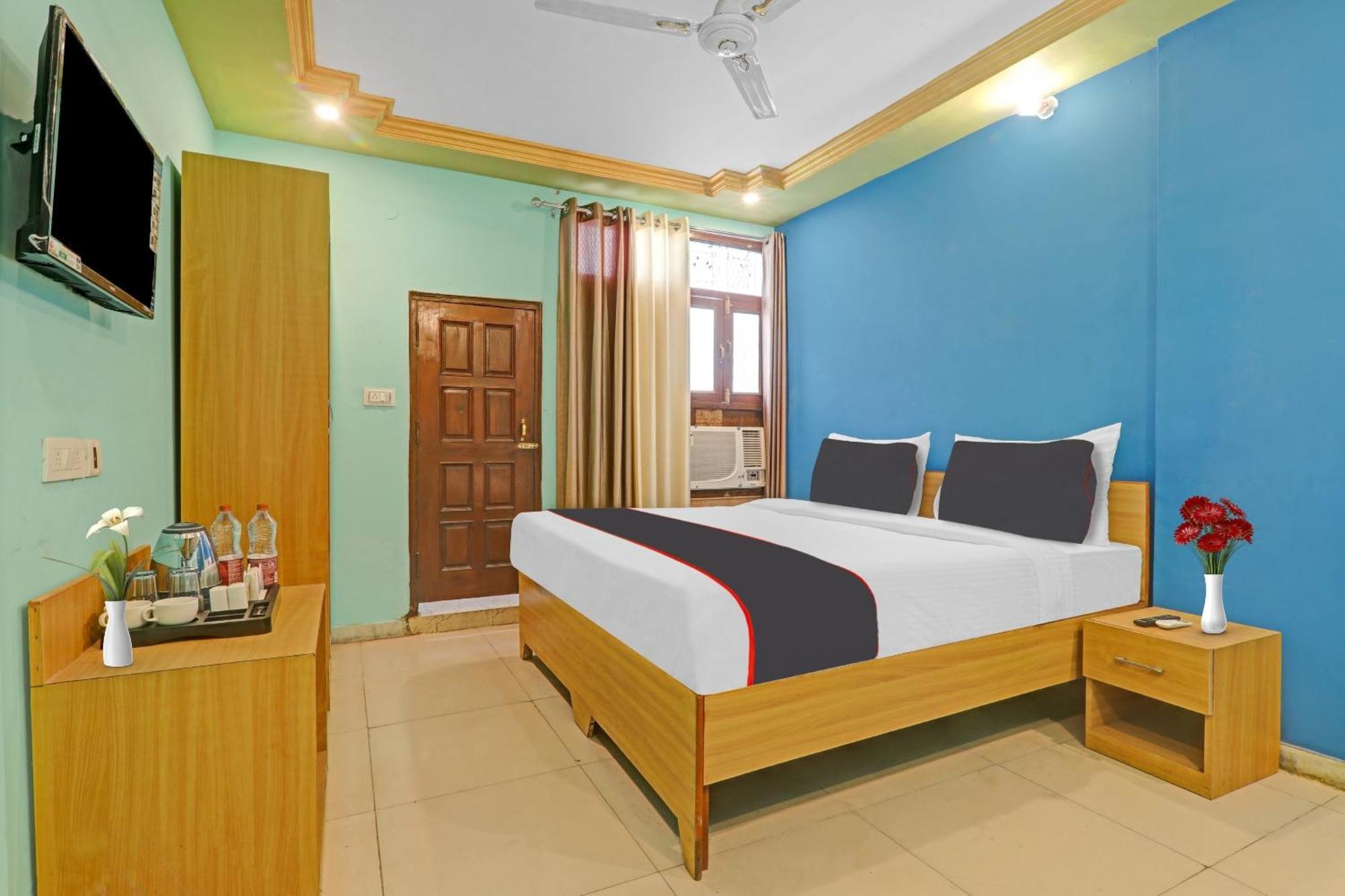 Hotel Collection O Premier Near Hazratganj Lucknow Esterno foto