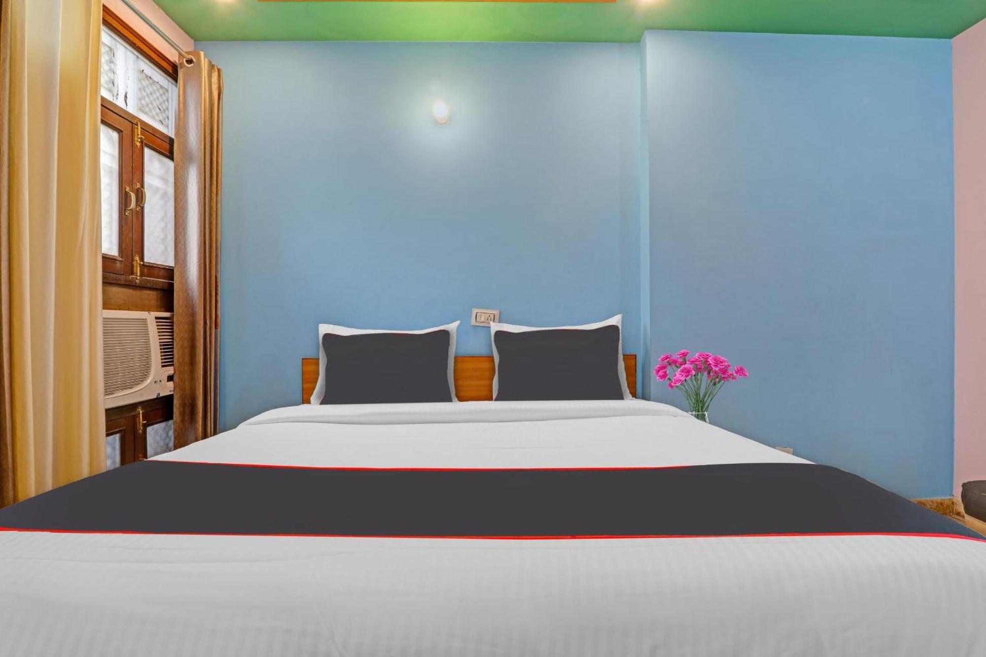 Hotel Collection O Premier Near Hazratganj Lucknow Esterno foto