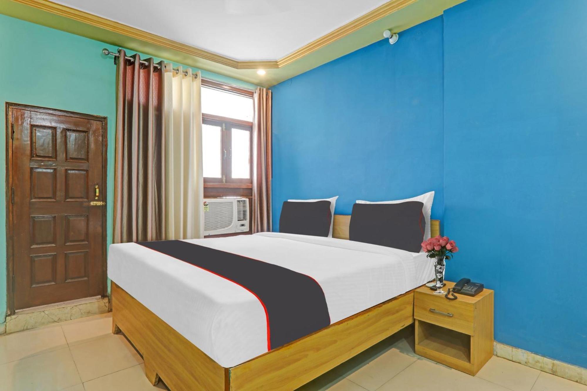 Hotel Collection O Premier Near Hazratganj Lucknow Esterno foto