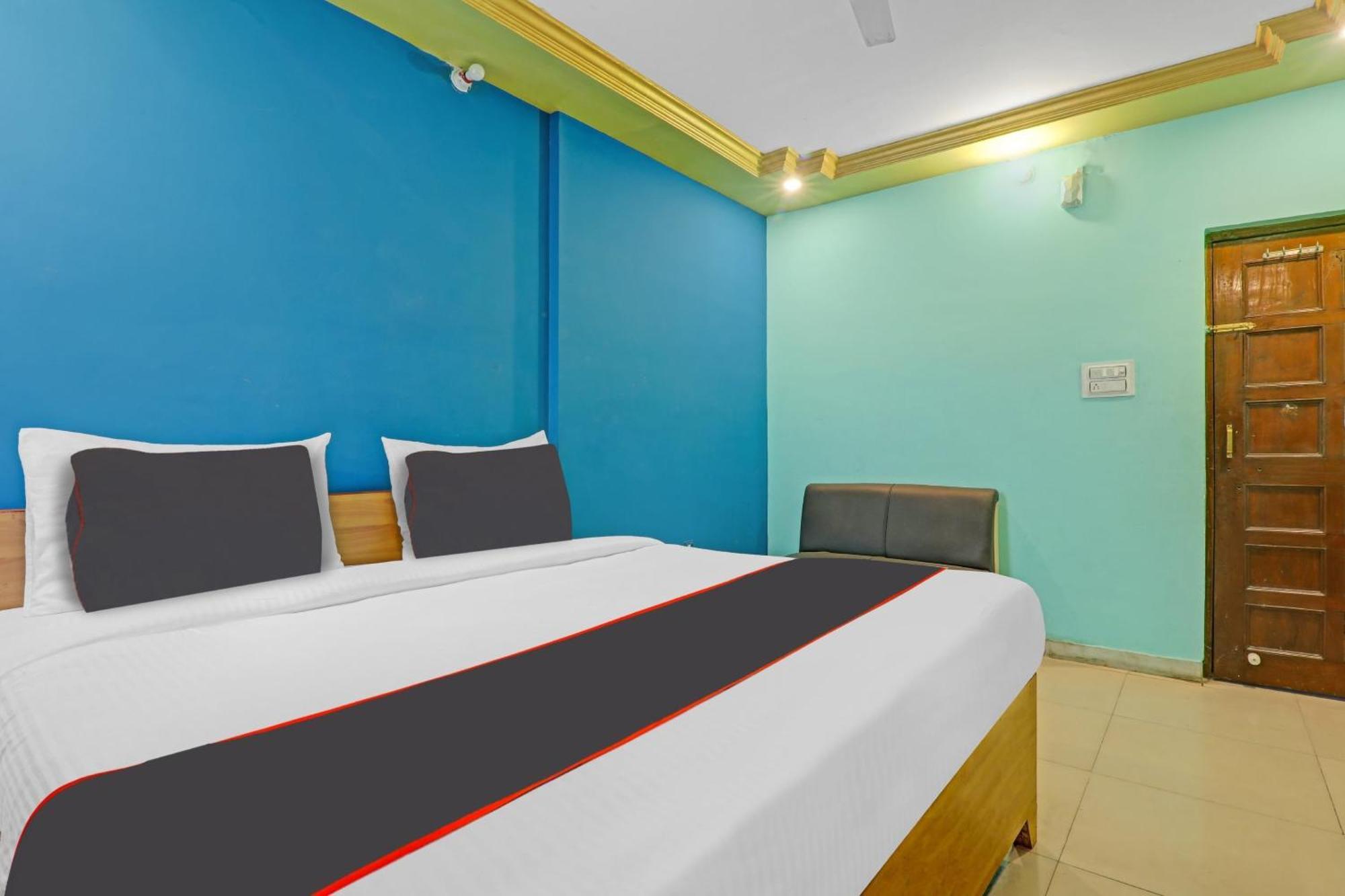 Hotel Collection O Premier Near Hazratganj Lucknow Esterno foto